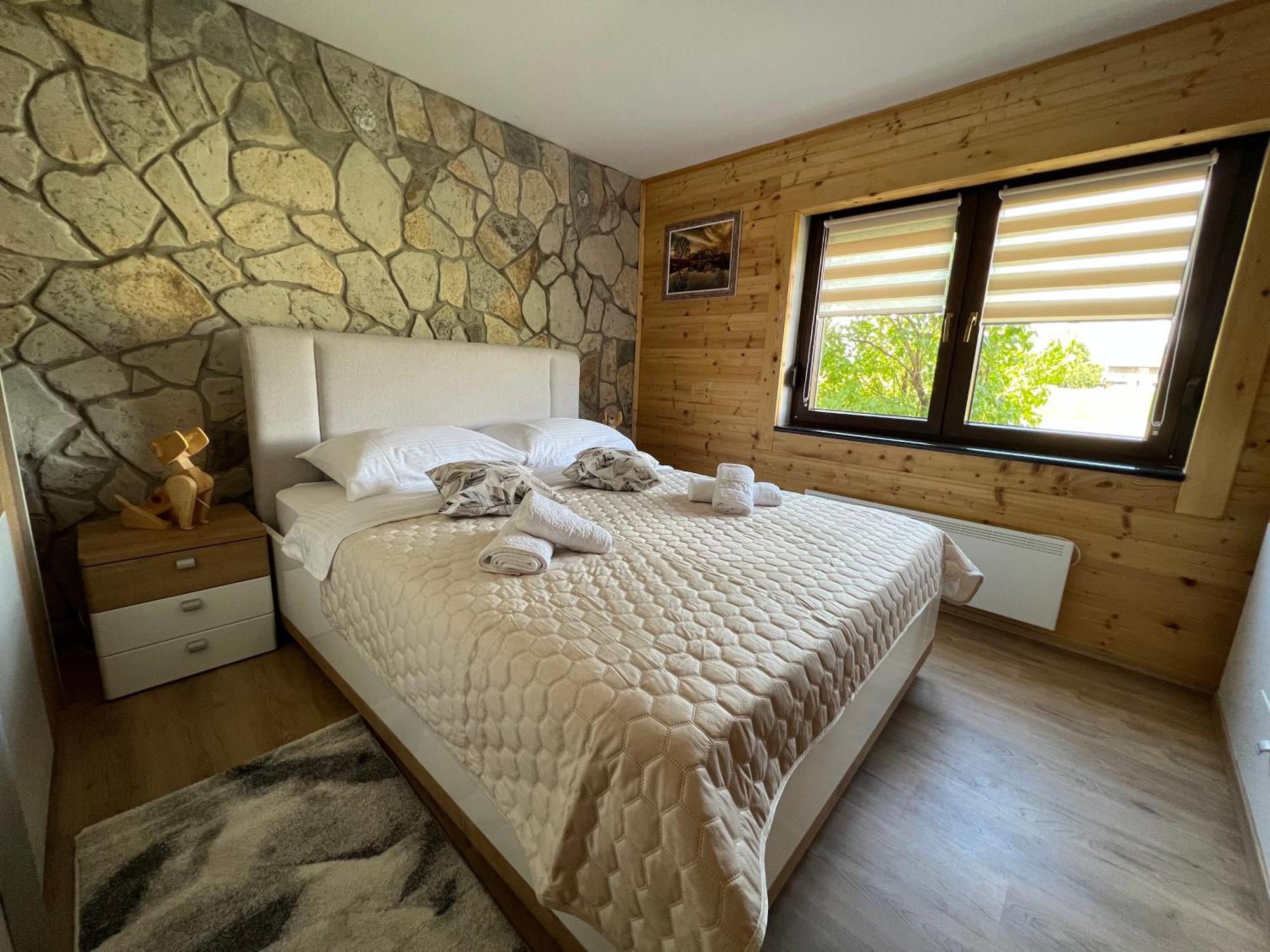 Zen Den Apartments Otočac Exteriér fotografie